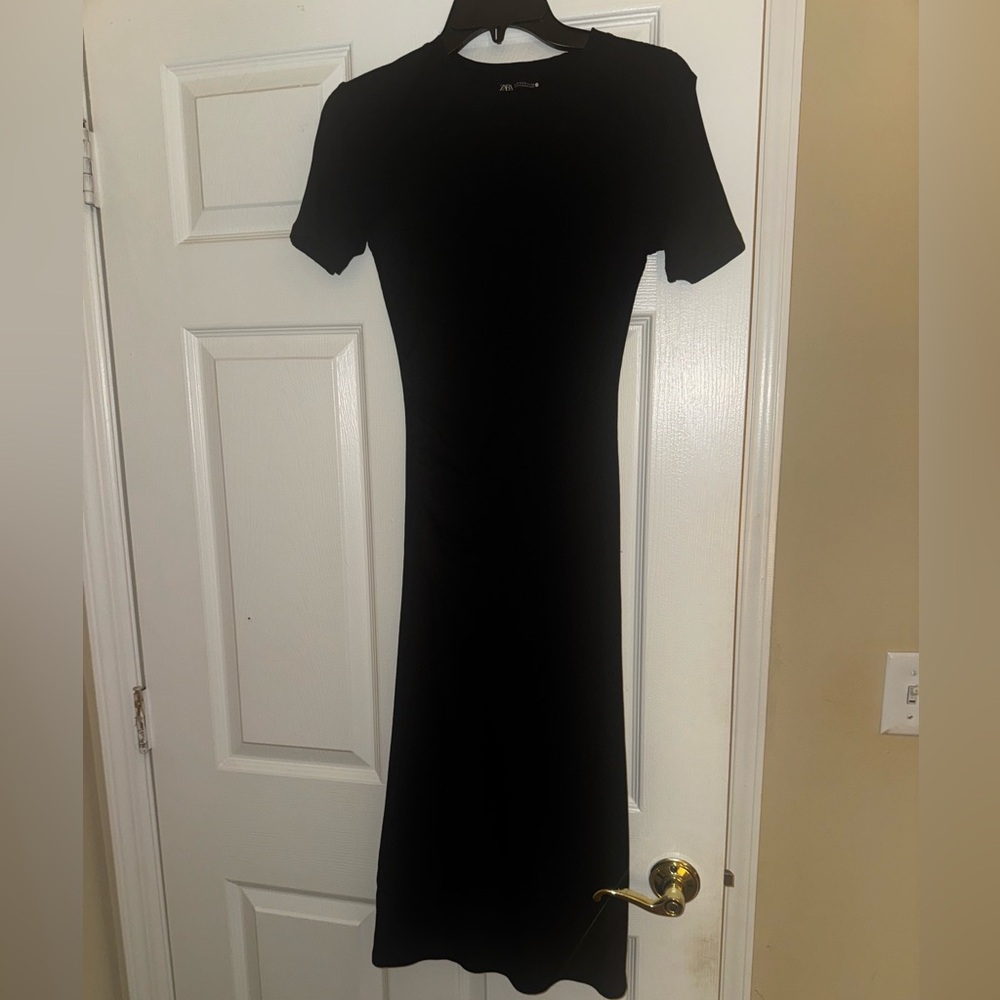 Zara ribbed short sleeve midi dress with waist ruching